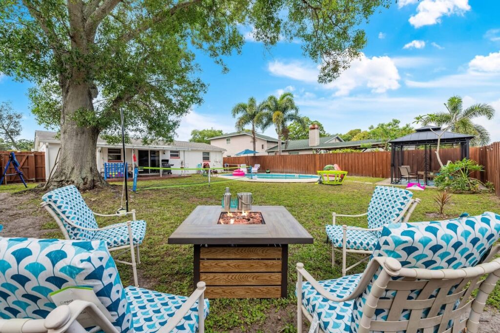 Private Pool, 15 Minutes to the Beach & Downtown Saint Petersburg Florida Main Image