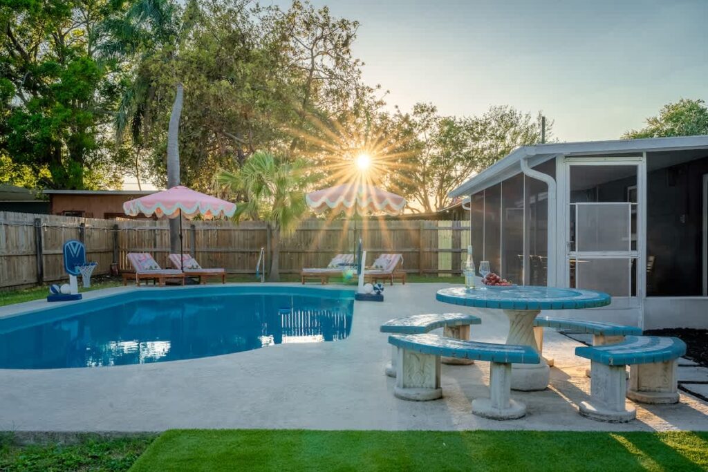 15 Minutes to Beach•Private Pool•Mini-golf•FirePit Main Image
