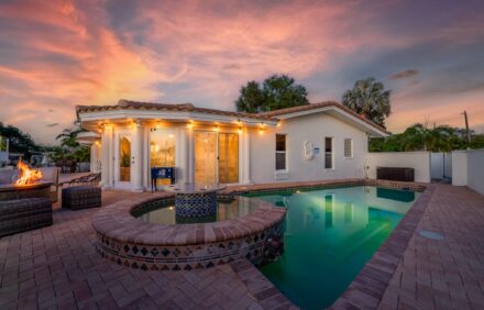 Goodtimes Waterfront • Luxury Oasis• Heated Pool•5 Minutes to Indian Rocks Beach