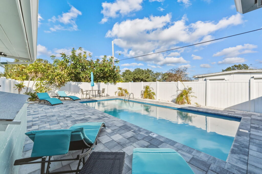 St.Pete Escape•Private Pool•5 Minutes to the Beach Main Image