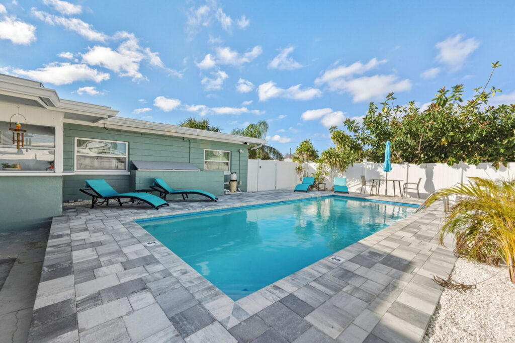 Saint Pete•Private•Pool•5 Minutes to the Beach Main Image